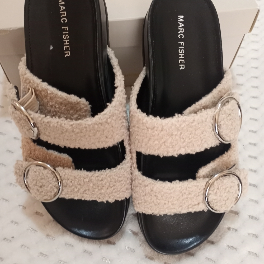 MARC FISHER  SANDALS  WOMEN SIZE 8 M  CREM  NEW